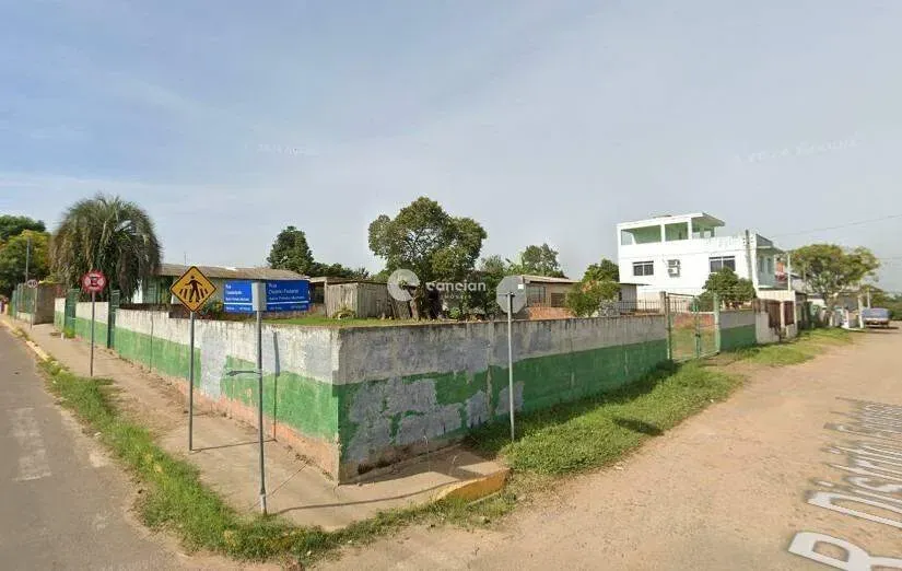 Terreno com 600 metros quadrados de esquina para venda- Rua Florianópolis