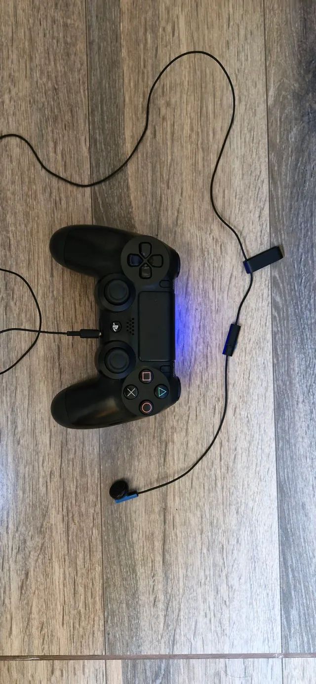 Playstation 4 mais 2 controles e jogos originais em mídia física  - Foto 3