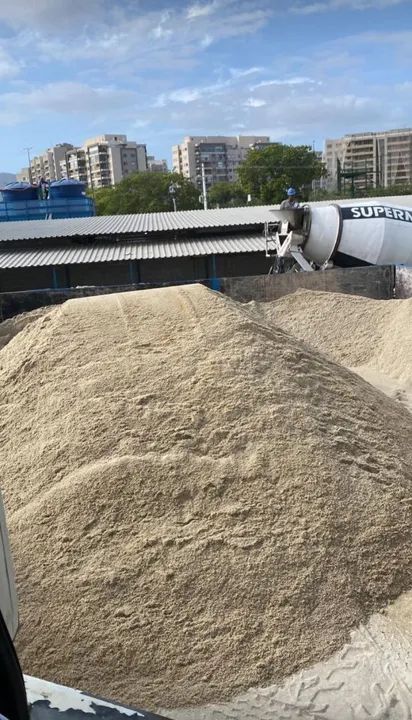 Caminhão fechado 14 metros de areia lavada - Foto 2