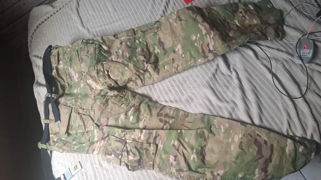Calça tática multicam