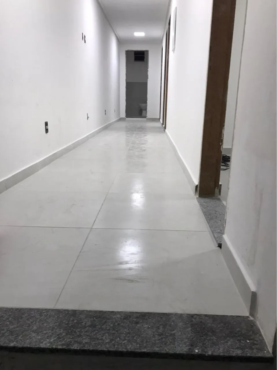 Salas comerciais compactas para Aluguel no 2º andar