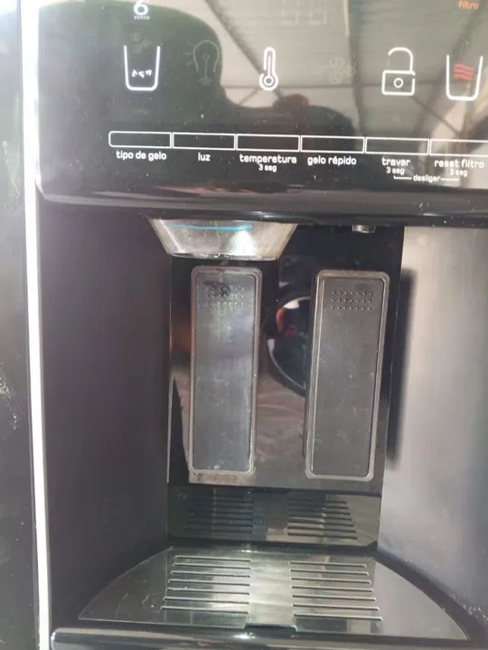 Geladeira Sid by Sid preta touch screem Semi Nova funcionando e em ótimo estado 540 lts - Foto 5