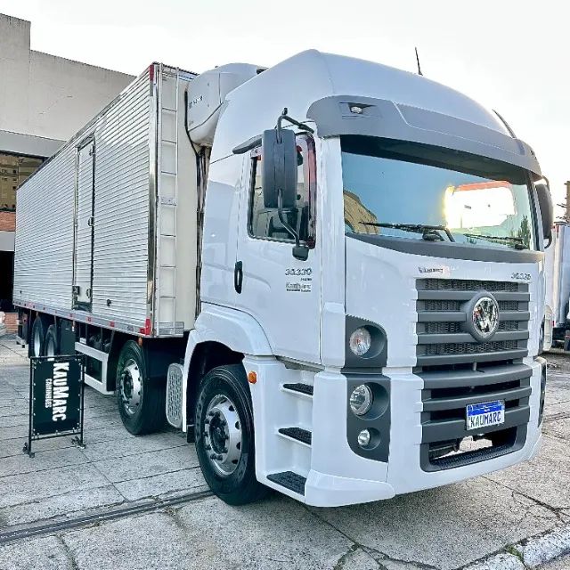 Vw 30.330 Constellation Teto Alto ano 2023 Bitruck 8x2. - Foto 3