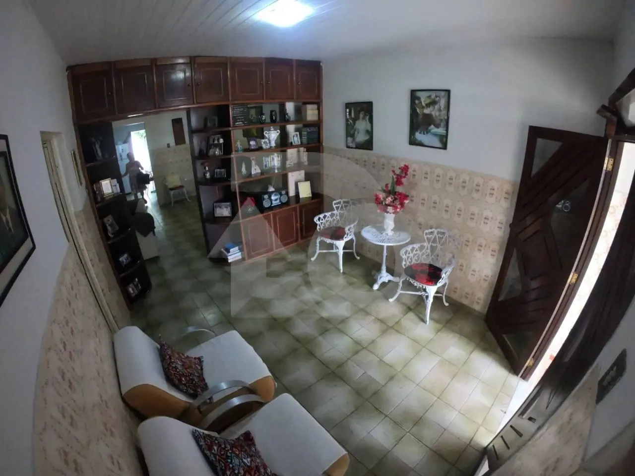 Casa no Bairro Siqueira Campos com 3 Quartos, Área de Serviço, Varanda e Quintal