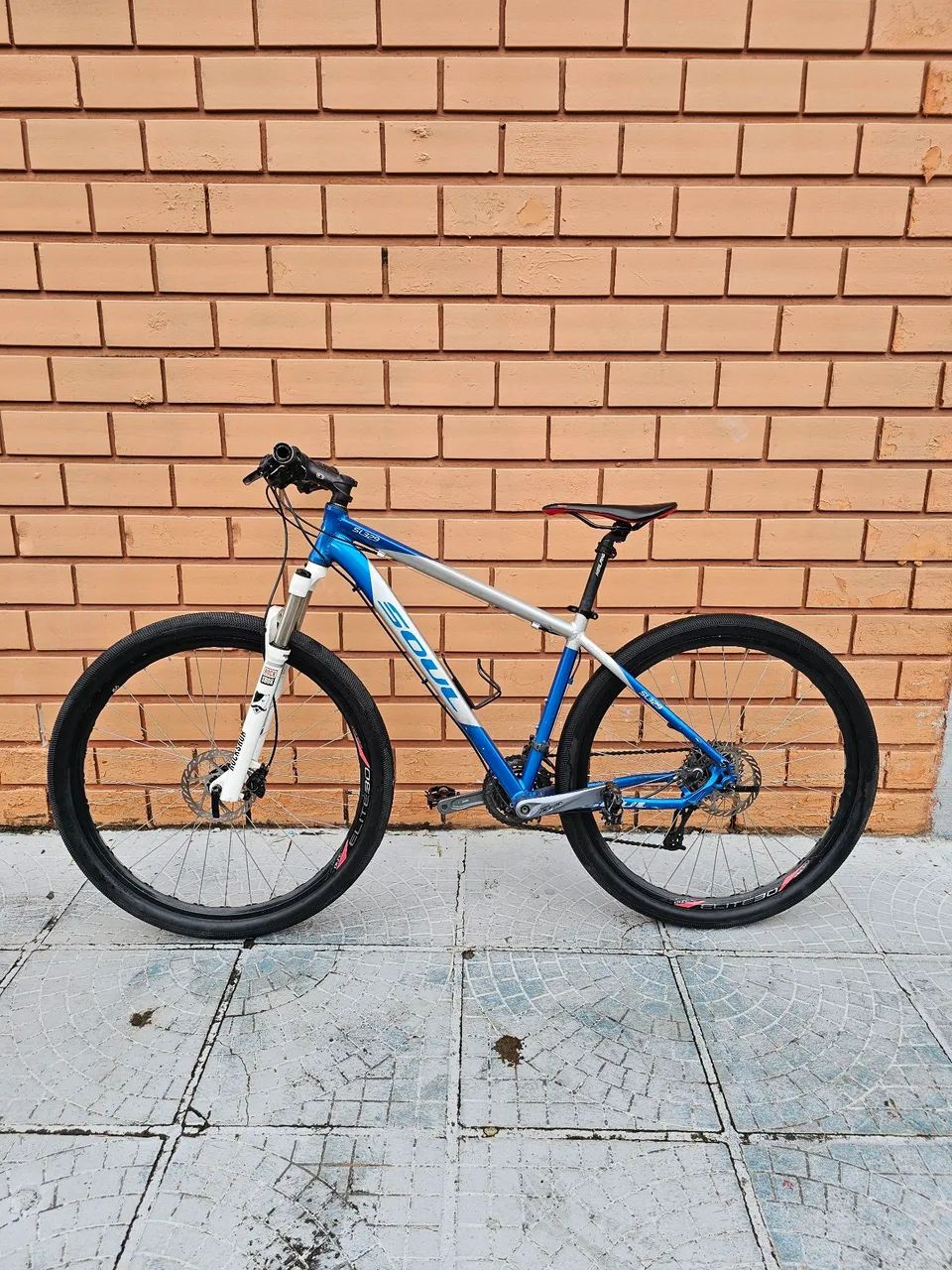 Bicicleta Aro 29 Soul com Suspensão Rockshox e marcha Sram 