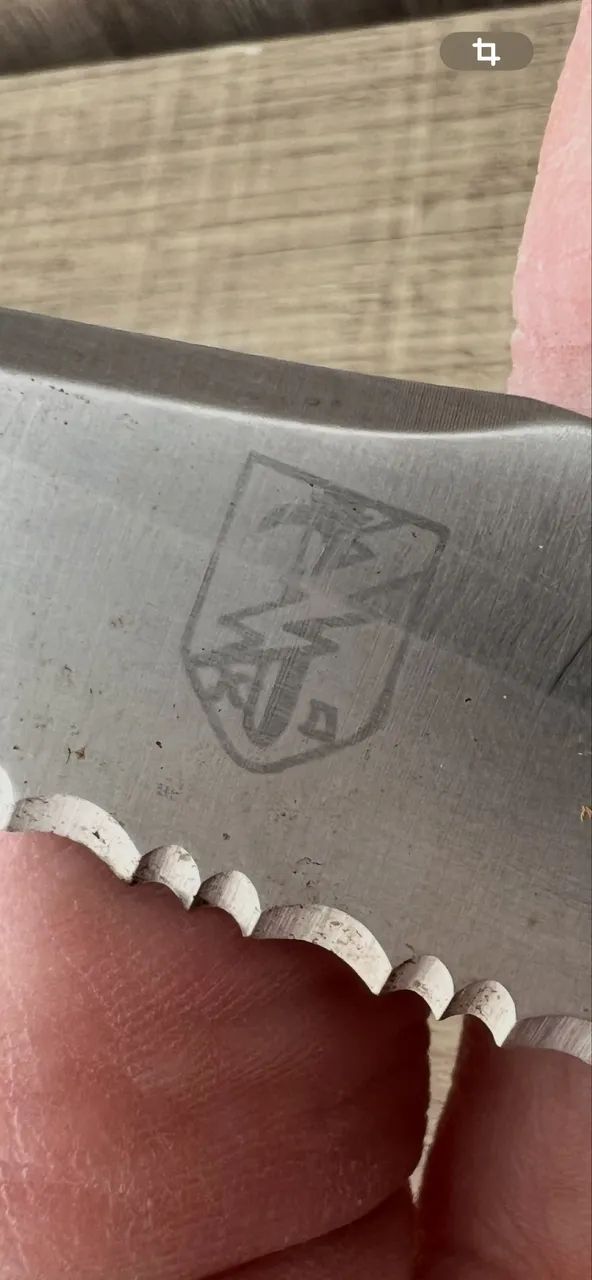 Canivete faca serrilhada origem russa símbolo X D em Cirílico Excelente estado - Foto 3