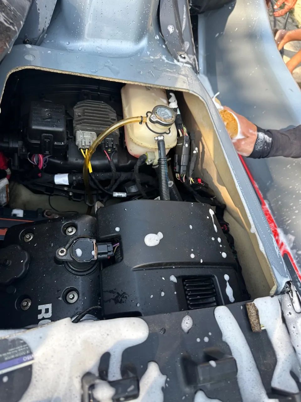 Vendo jet seadoo 300 ano 2018 poucas horas. De uso  - Foto 2