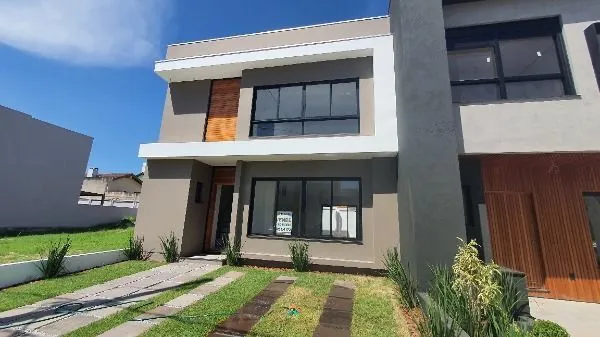 Casa Condominio em Porto Alegre, no bairro Ipanema, com 3 dormitório(s), e 3 ban