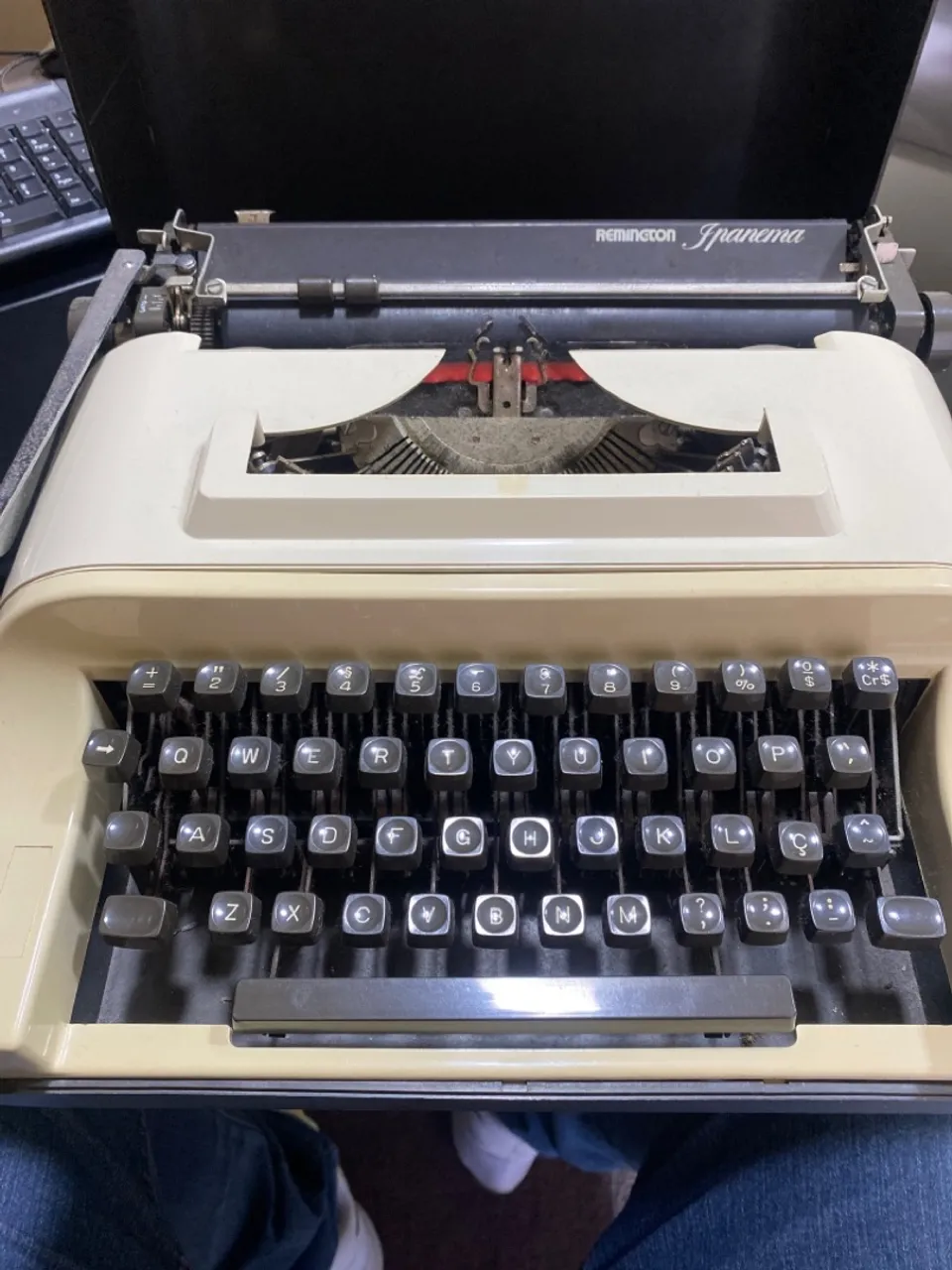 Máquina de Escrever Remington Ipanema - Vintage