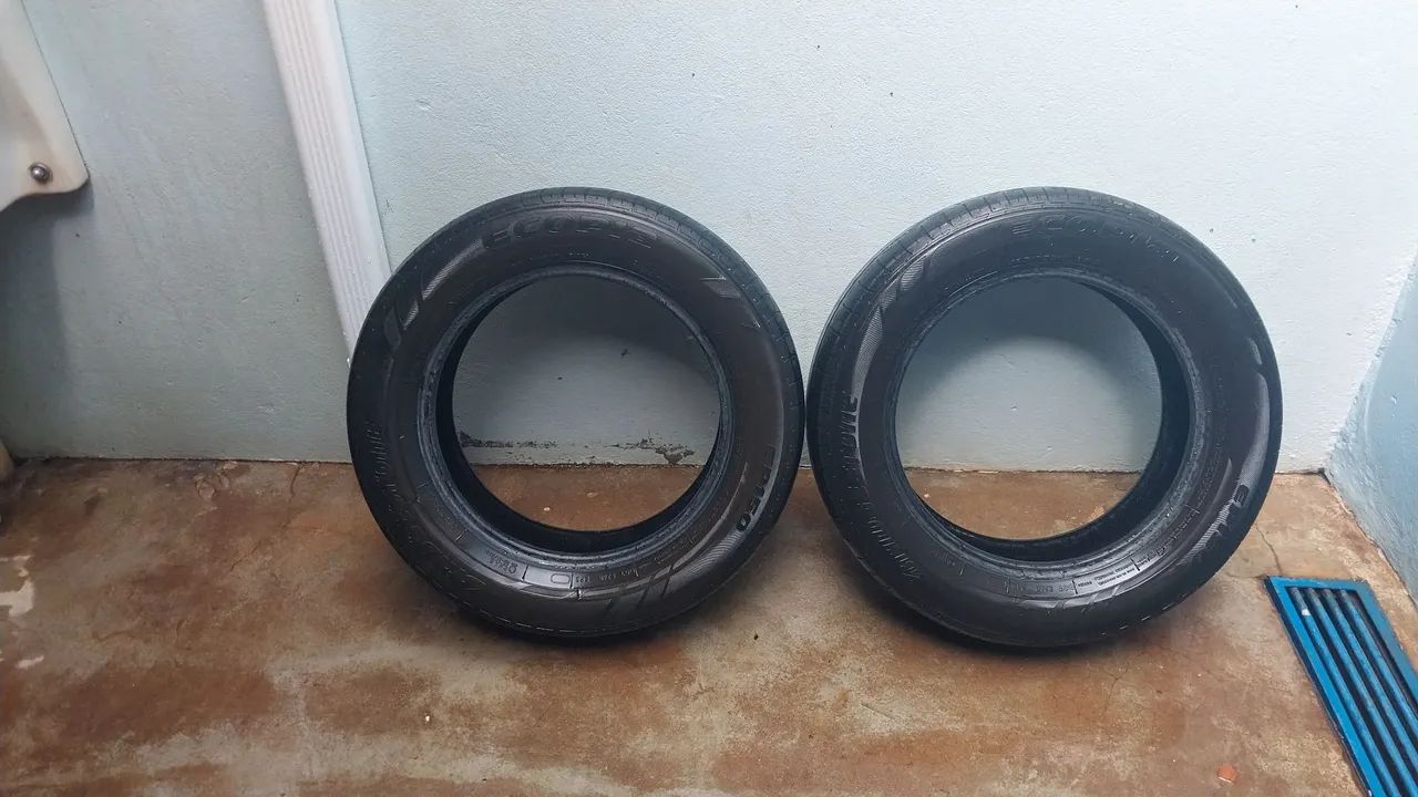 2 Pneus Bridgestone 185/65R15 - Foto 2