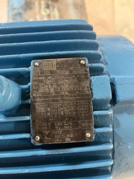 Motor WEG  7,5 cv trifásico - Foto 2