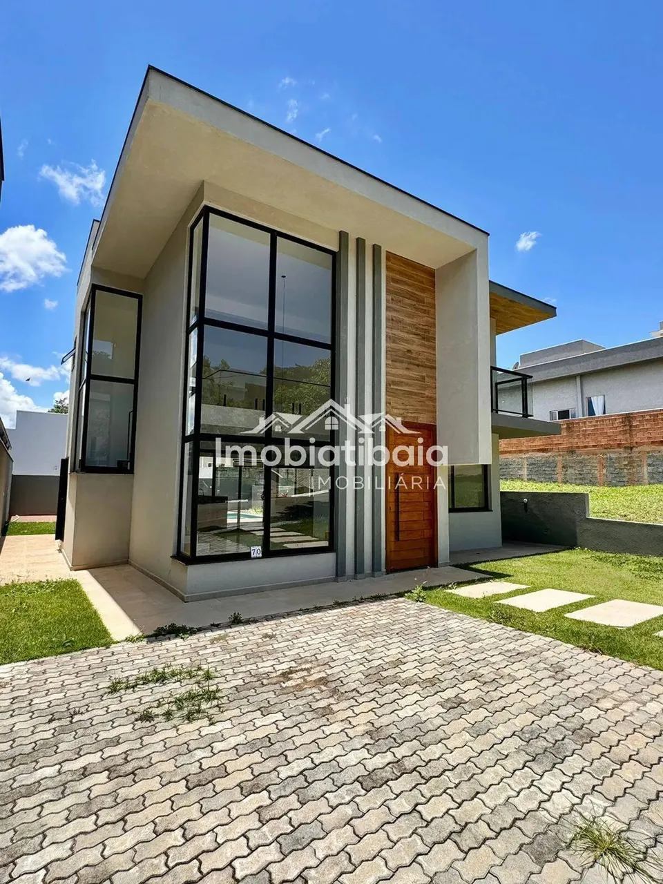 Casa à venda no condomínio Terras de Atibaia I - Atibaia - 300m²