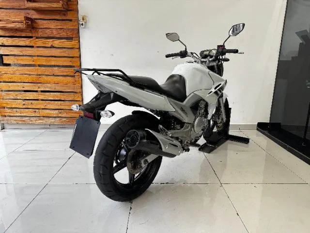 YAMAHA YS250 FAZER 2014 BRANCA 88.000 KM - Foto 4