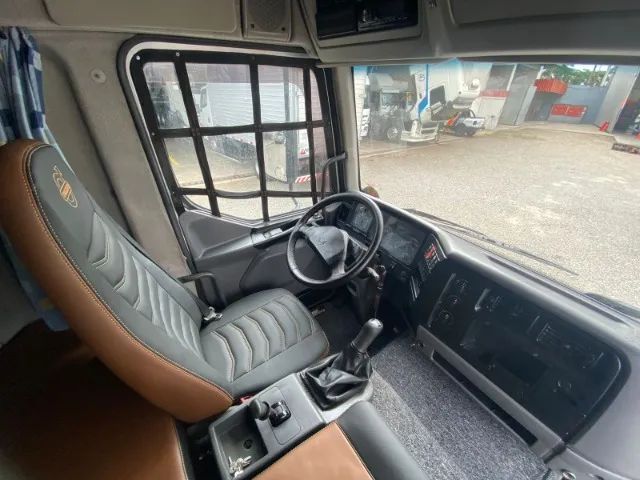 VOLVO VM 260 6X2 2010 BAÚ MOTOR FEITO - Foto 8