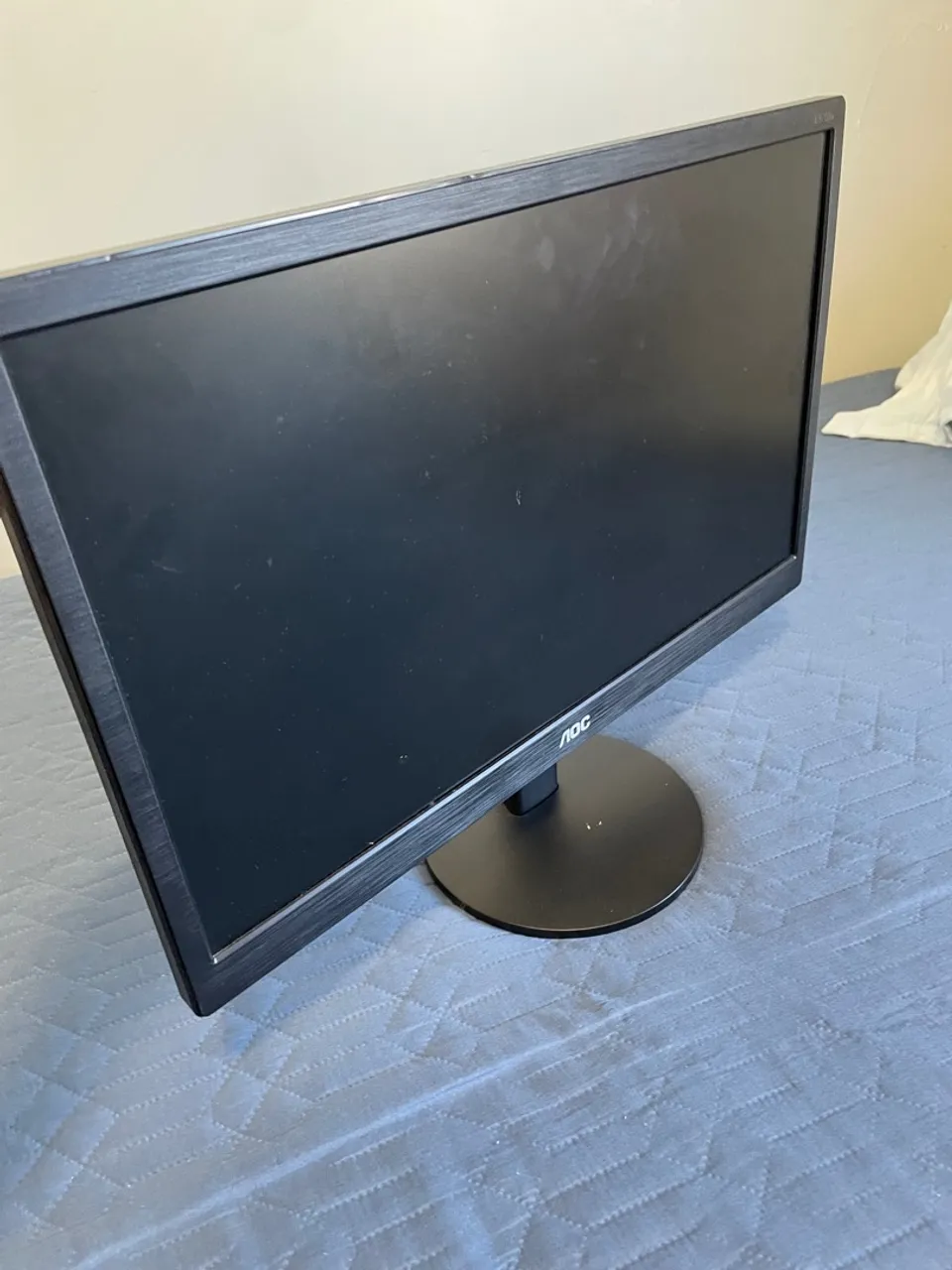 Monitor AOC 60hz, escritório
