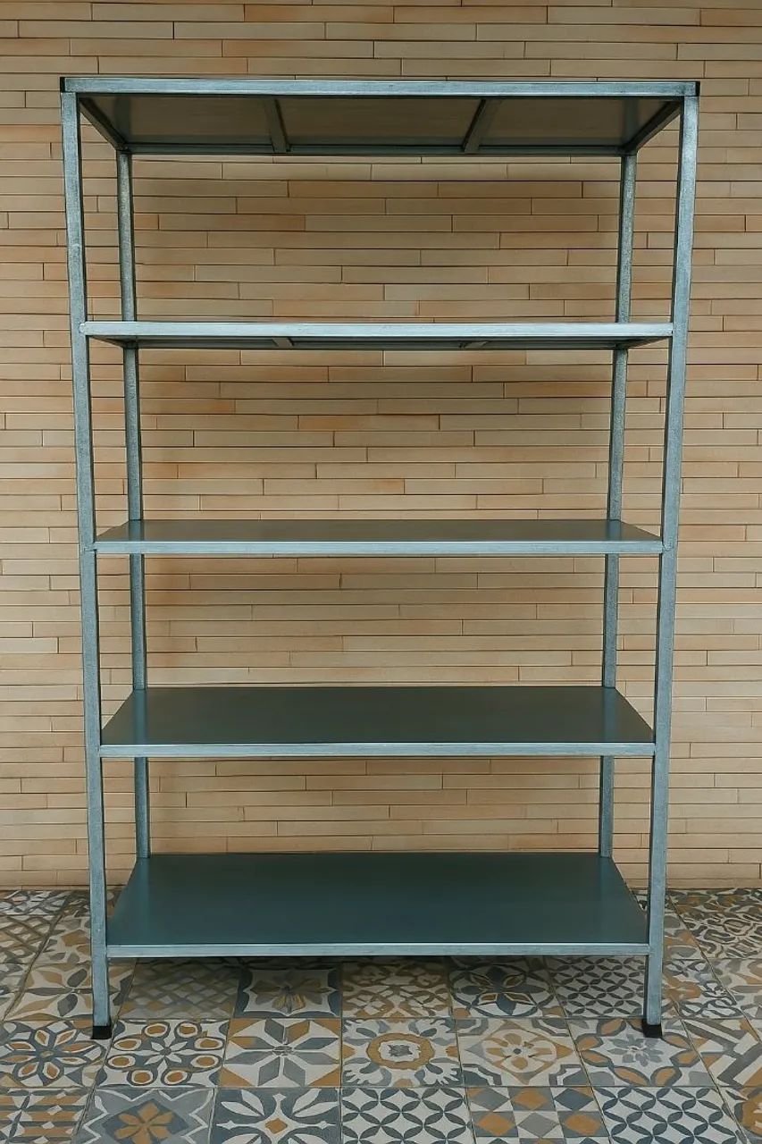 Estante de Aço e mesas para Cozinha Industrial