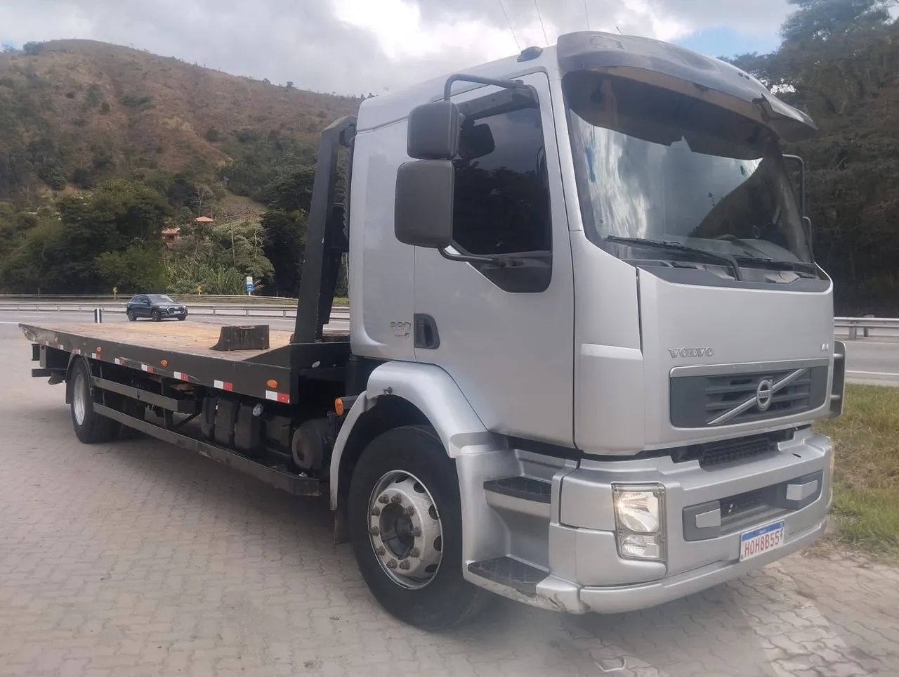 Volvo VM 220 ano:2013