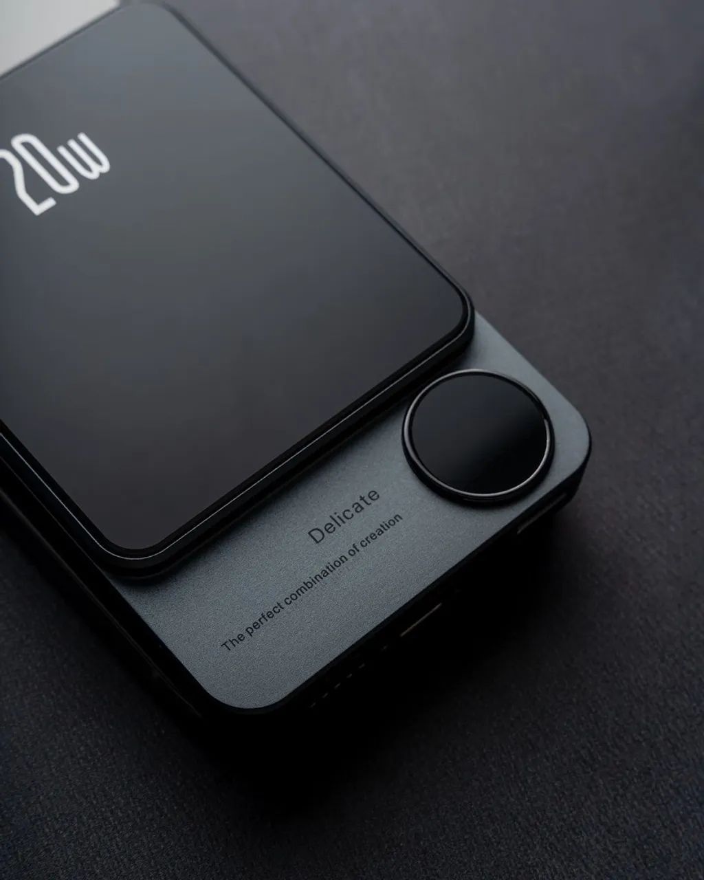 O carregador Powe Bank PD 20w com carregamento Magsafe  - Foto 4