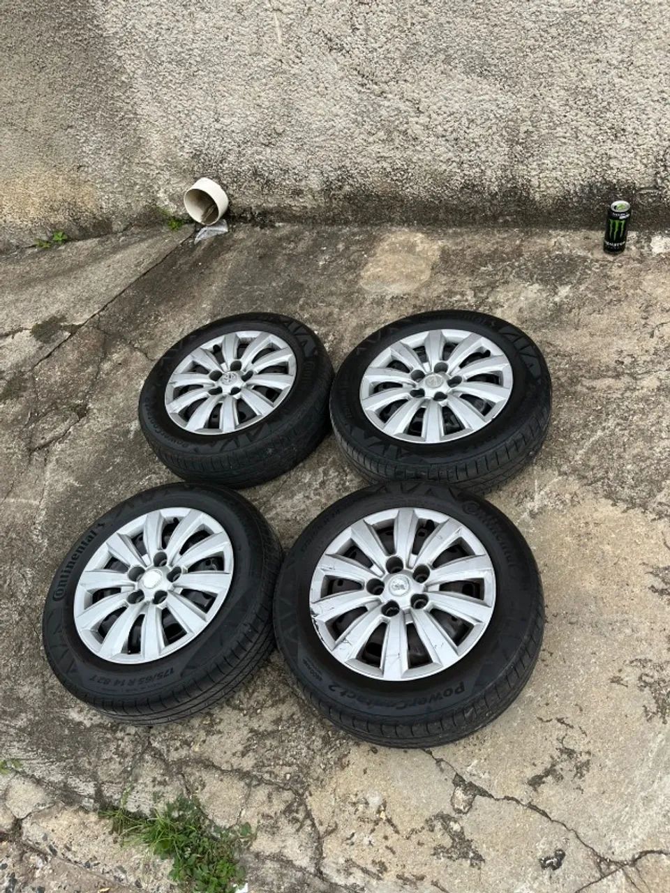 Rodas aro 14 5x100 ( com pneus continental )