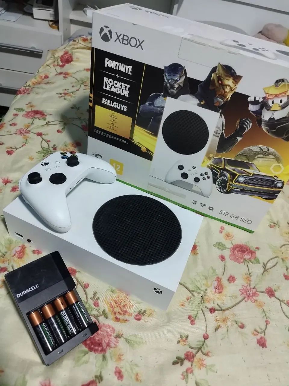 Xbox Series S + Fortnite, Rocket League e Fall Guys