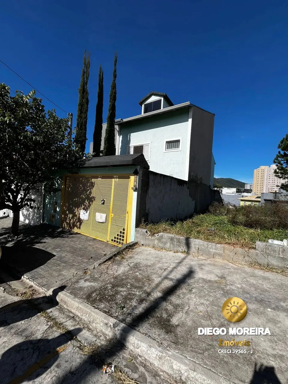 CASA SOBRADO À VENDA ESPAÇOSO EM CAIEIRAS!