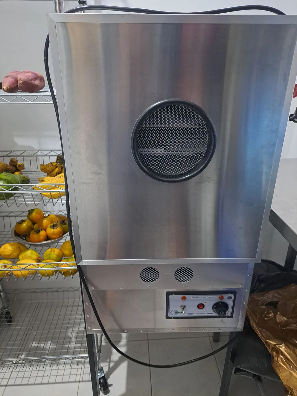 Desidratador de Frutas e Alimentos PE30 da Pardal. Usado apenas 5 vezes.