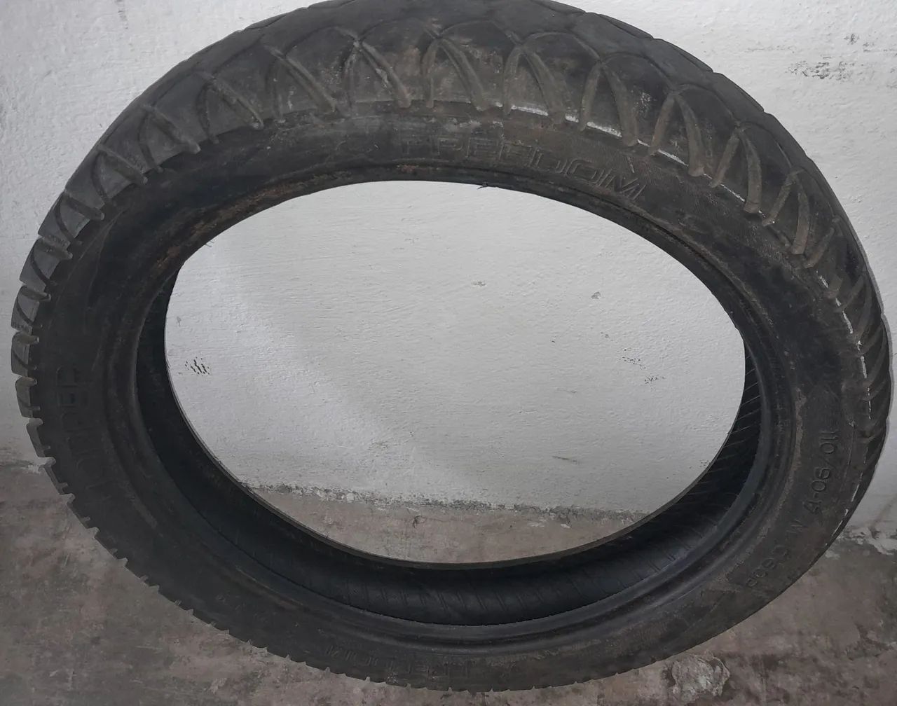 Pneu traseiro aro 17 Bros 125/150/160 - Foto 4