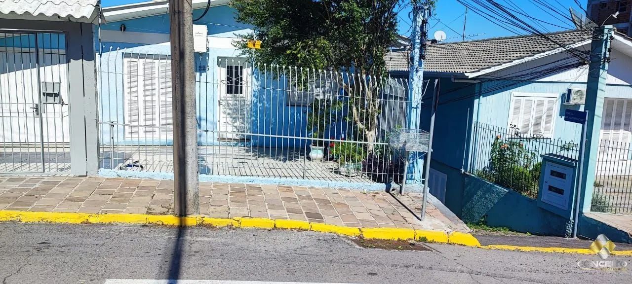Casa com duas residências com 3 dorm cada no Maria Goretti