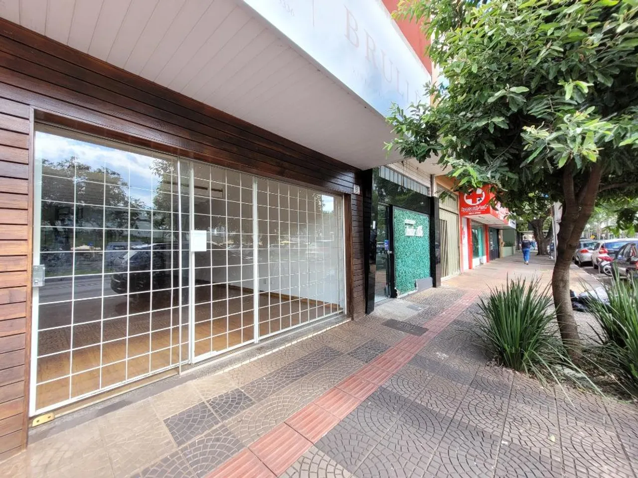 Sala para alugar em Maringá, Zona 07, com 66.5 m²
