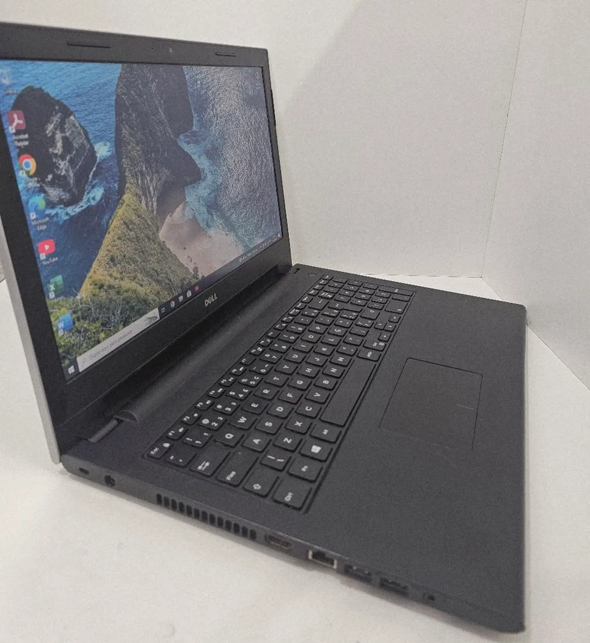 Notebook Dell - Tela grande e desempenho confiável