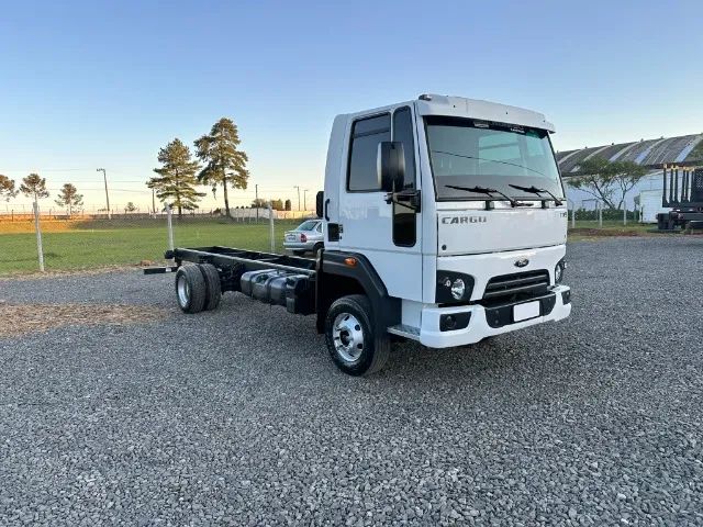Ford Cargo 1119 ano 2014 baixa km apenas 88 mil km - n * 10160 1016 accelo vw - Foto 3