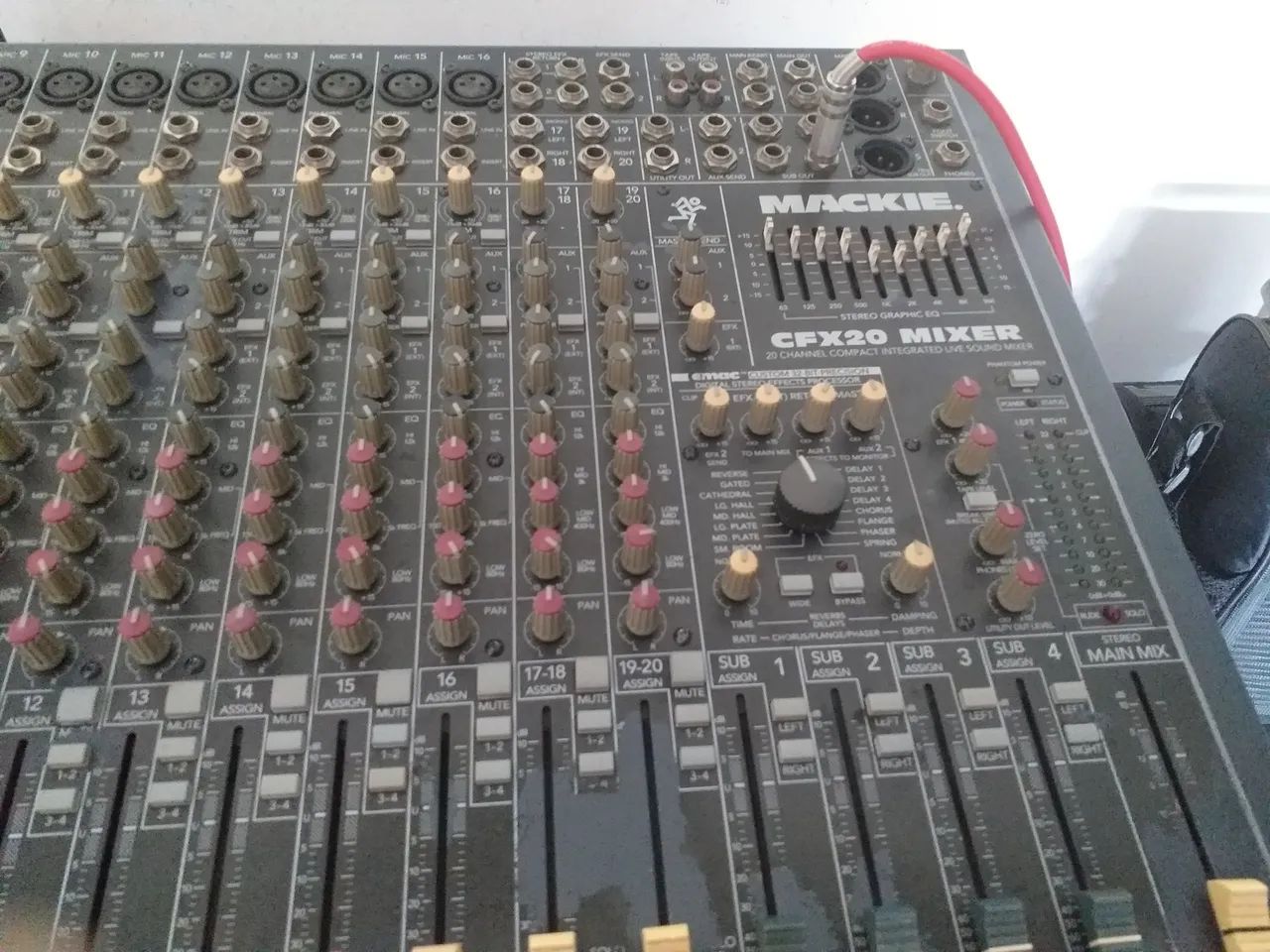 Mesa de Som Mackie CFX20