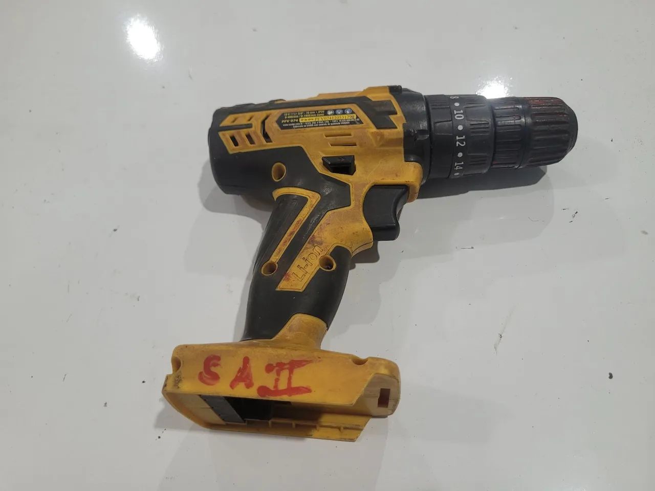 Parafusadeira vender (sem bateria) funcionamento normal64308140848642121