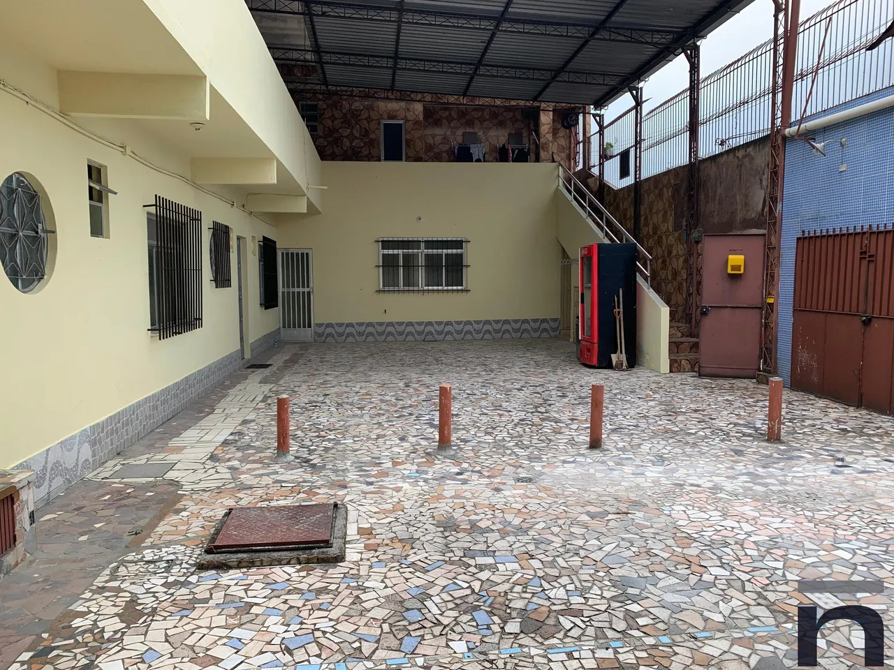 Vila com 4 casas e 2 kitnets à venda em Vila Leopoldina