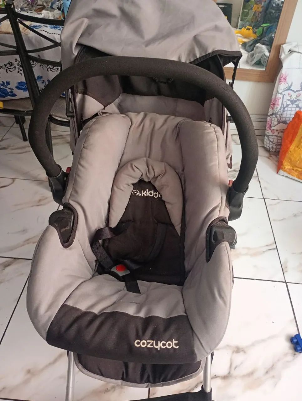 Carrinho de bebê Kiddo em Alumínio