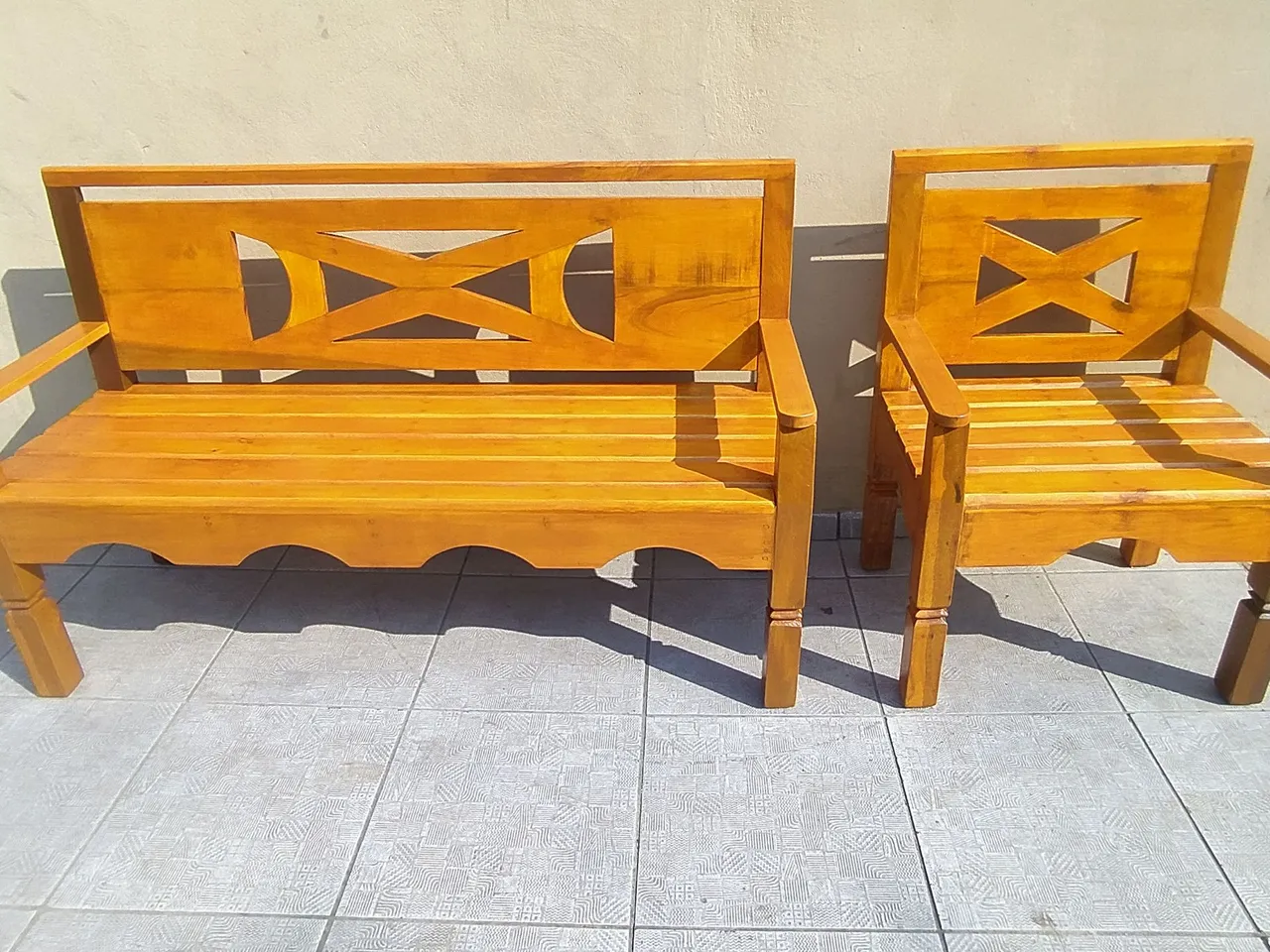 Conjunto NOVO de Bancos em madeira para jardim!!