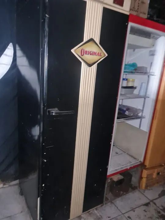 Cervejeira 570L Retrô Com Rodinhas 110V