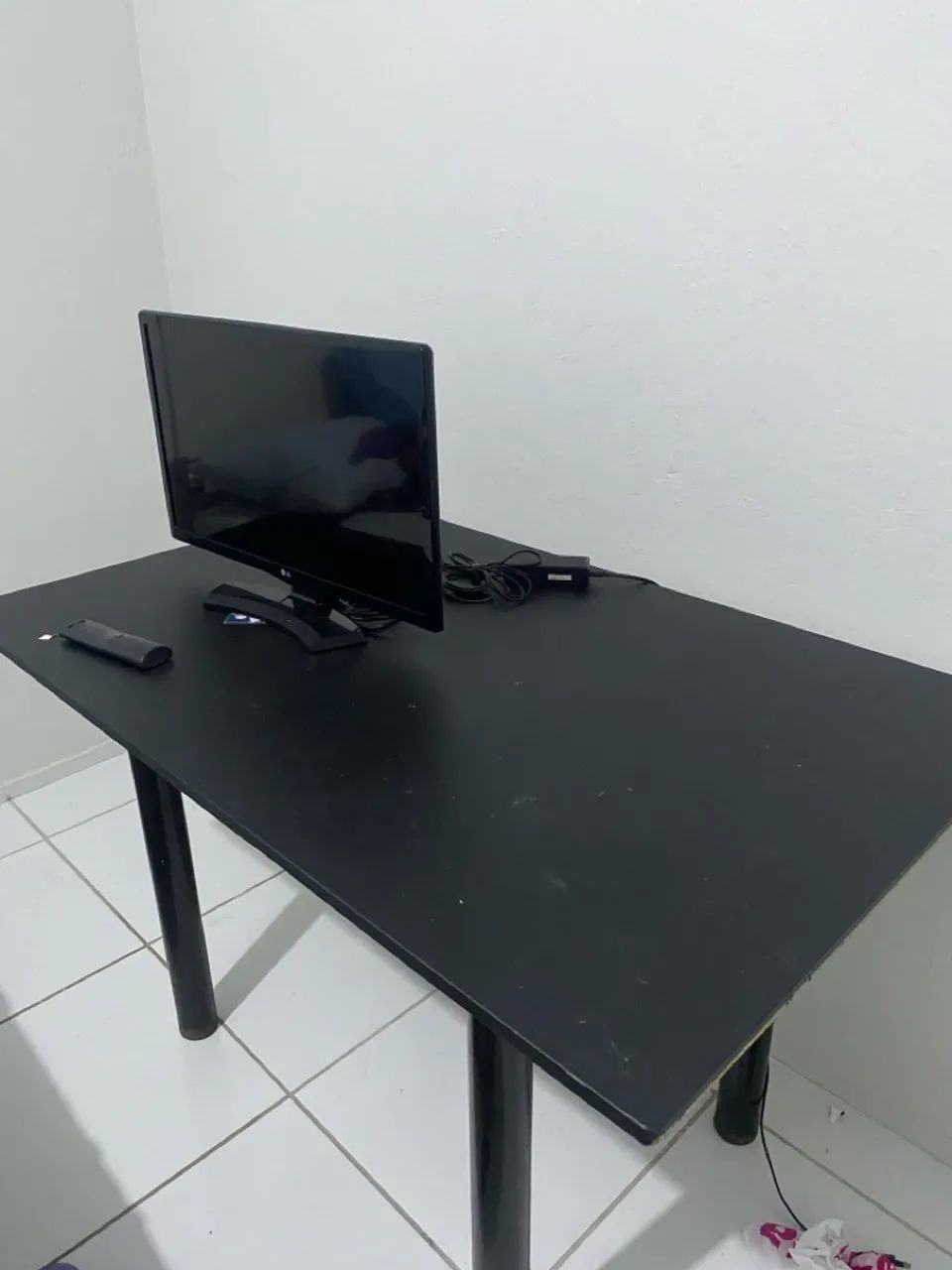 Mesa de mármore com 4 cadeiras