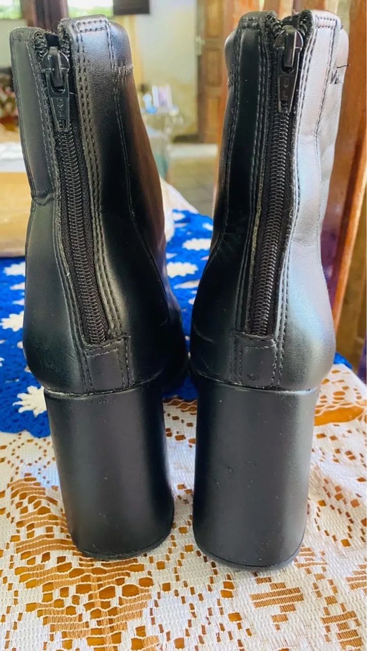Bota de cano baixo preta - Foto 2