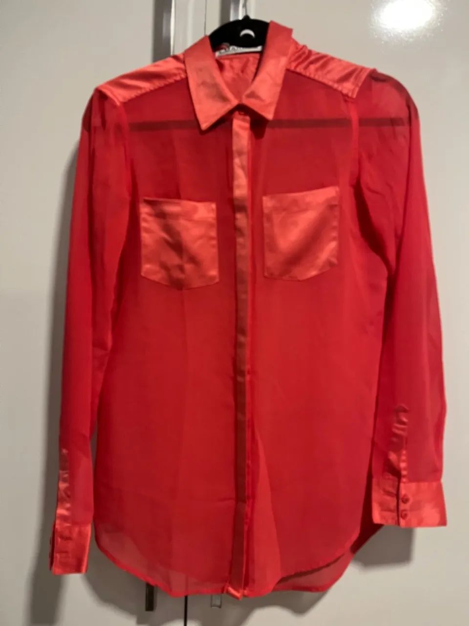 Camisa Laranja  Chiffon com Detalhes em Cetim - Foto 3