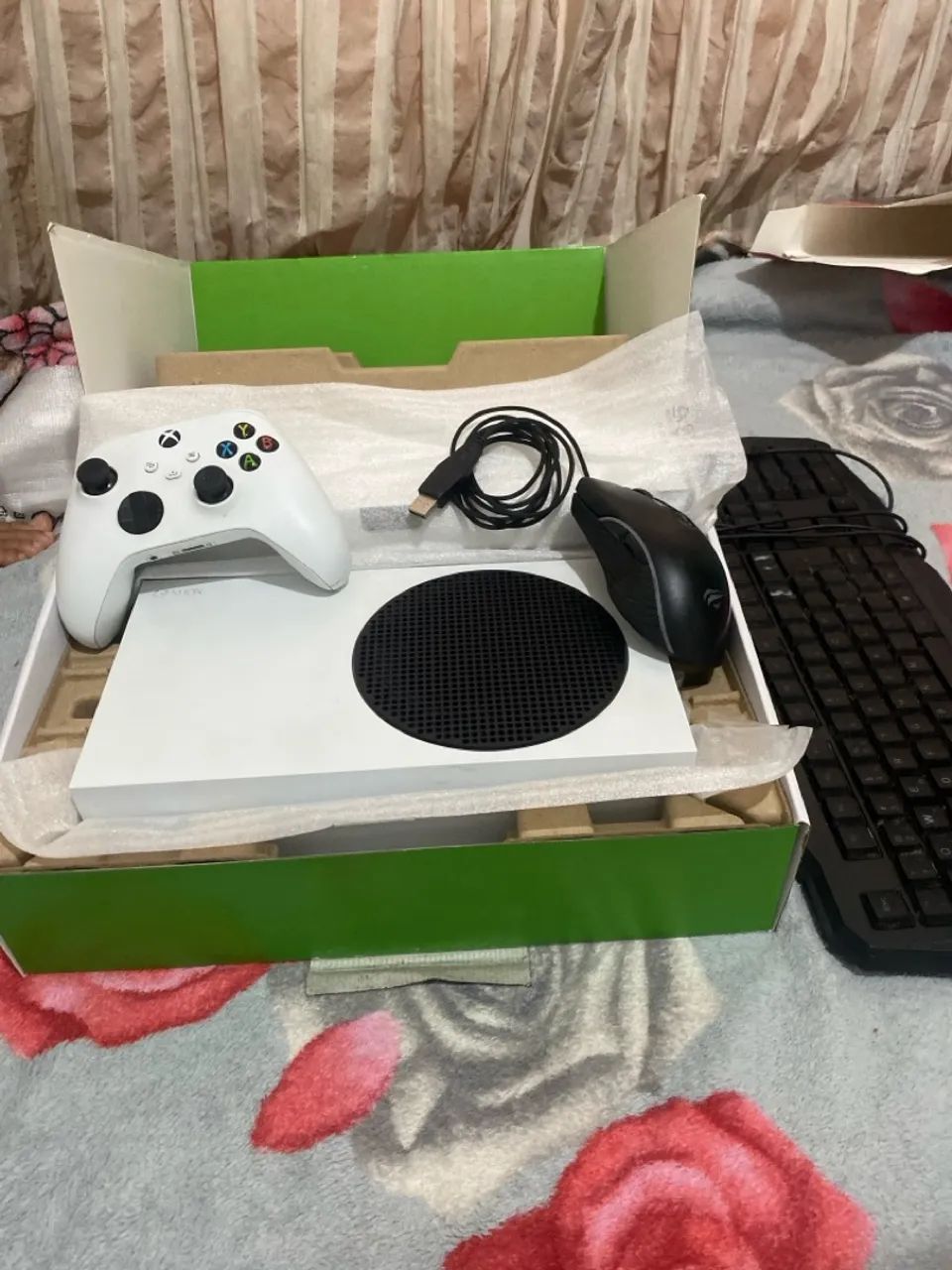 Xbox series S + acessórios 