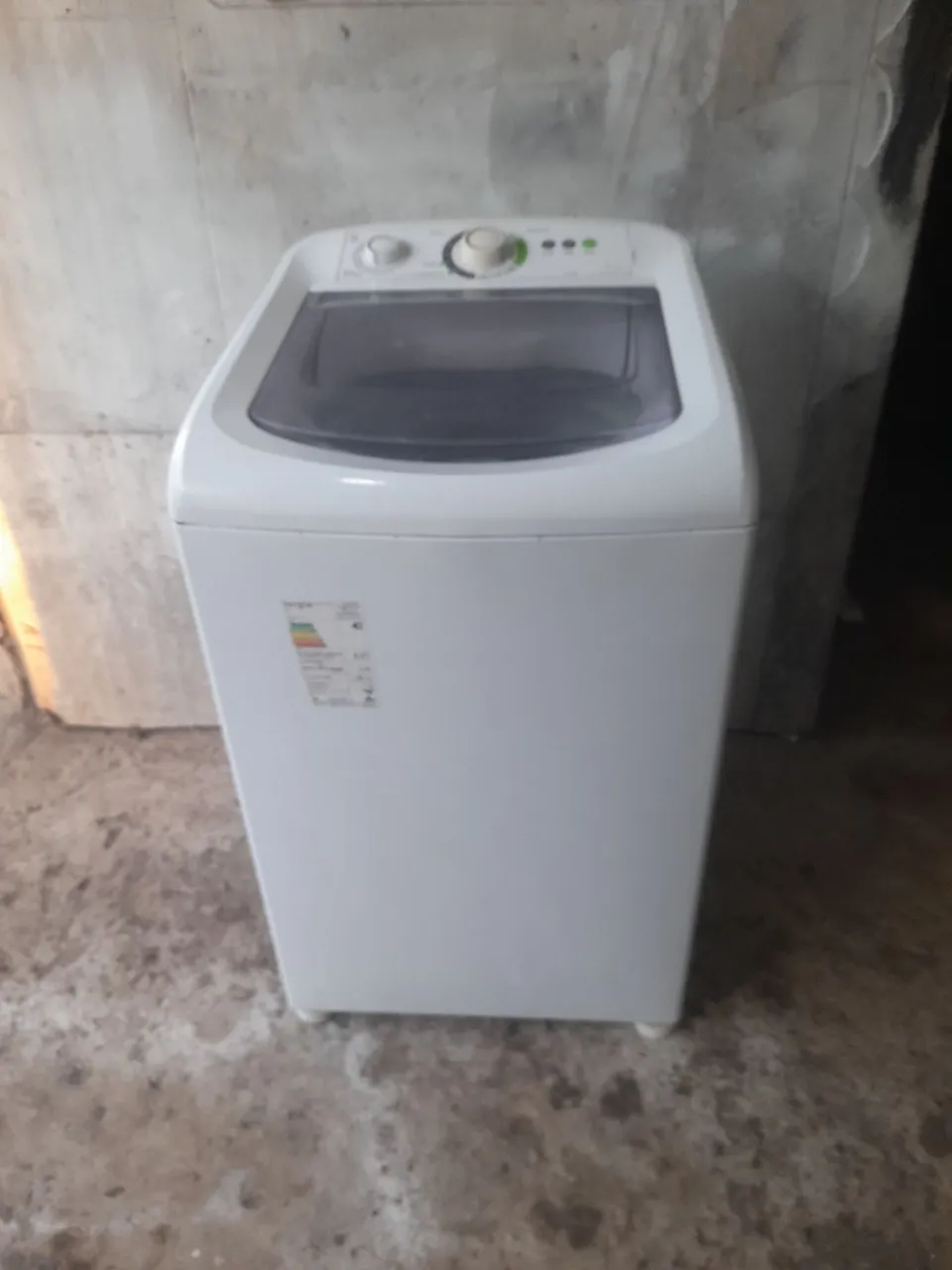 Vendo máquina de lavar roupas cônsul facilite 9 quilos