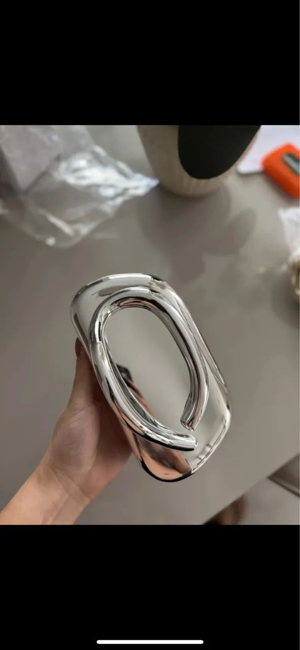 Clutch prata estruturada 