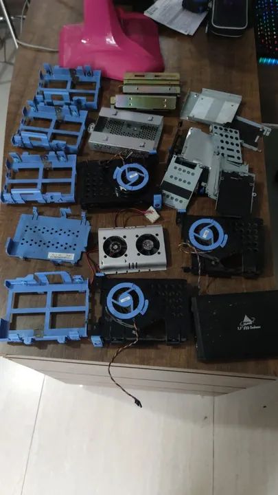 Gavetas internas e cases externas para HD desktop e notebook