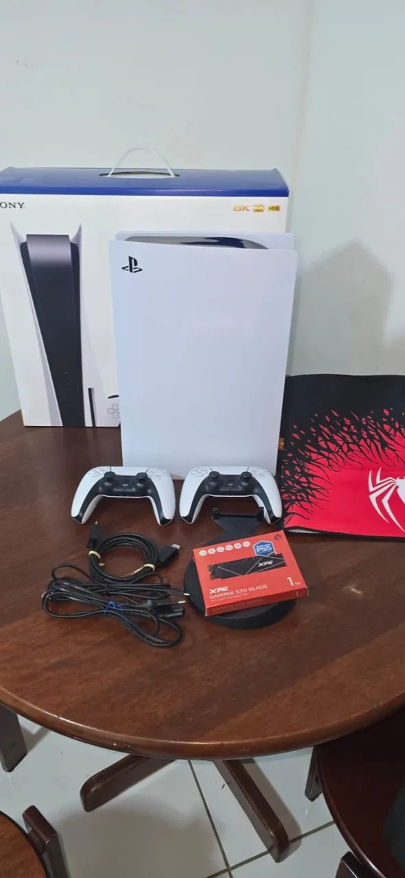 Playstation 5 na Caixa em Excelente Estado de Funcionamento sem Marcas de uso e 1TB+