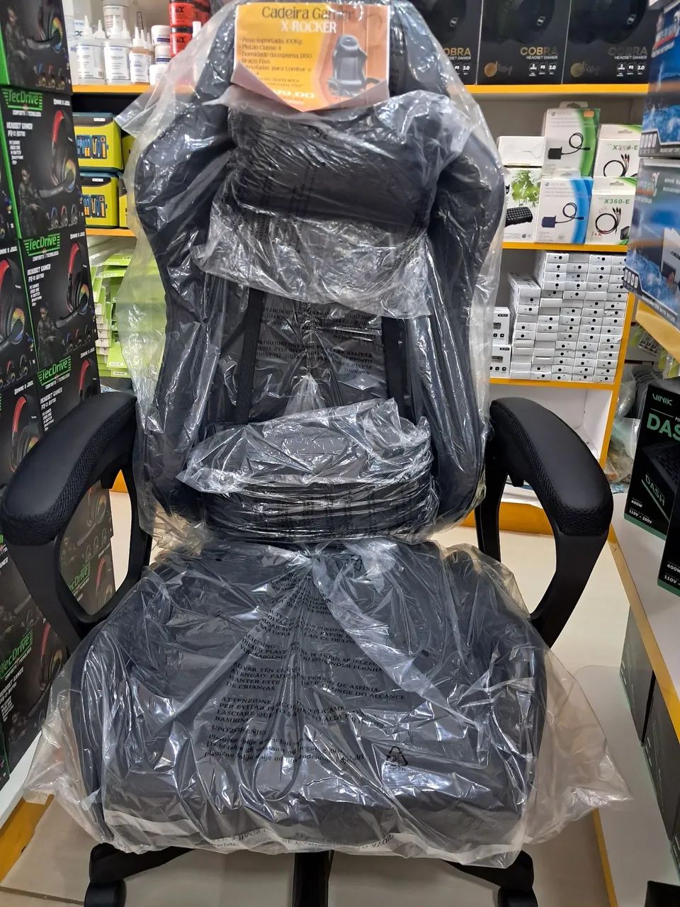 Cadeira gamer com almofadas 
