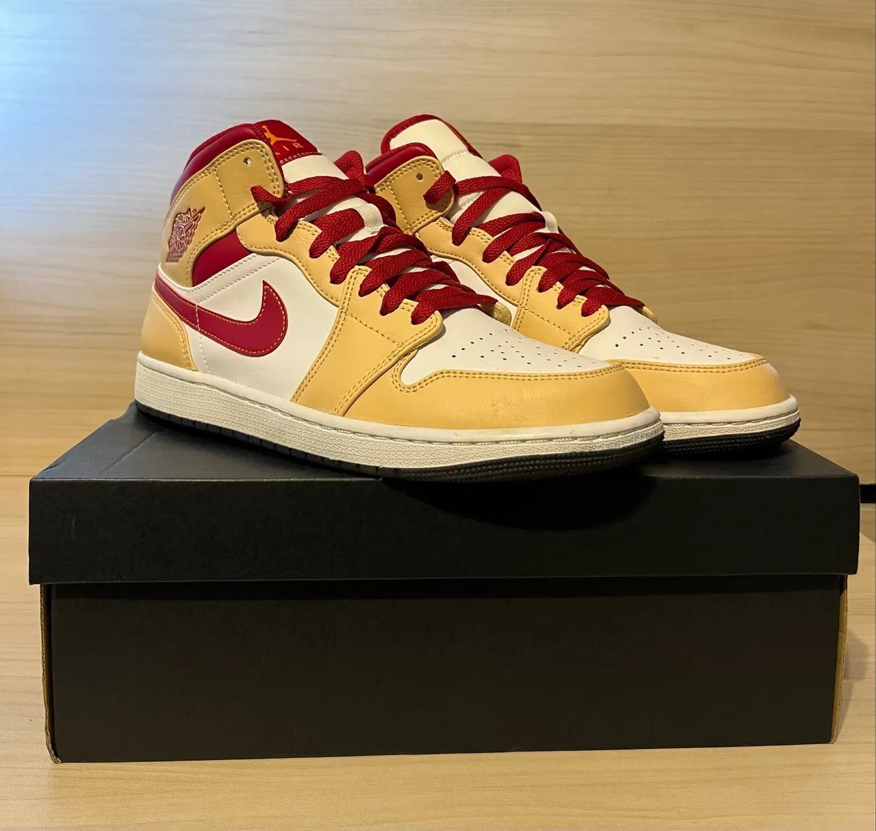 Tênis Nike Air Jordan 1 Mid