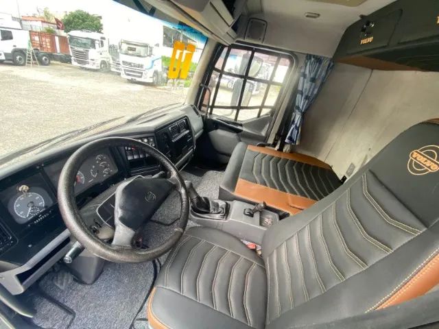 VOLVO VM 260 6X2 2010 BAÚ MOTOR FEITO - Foto 7