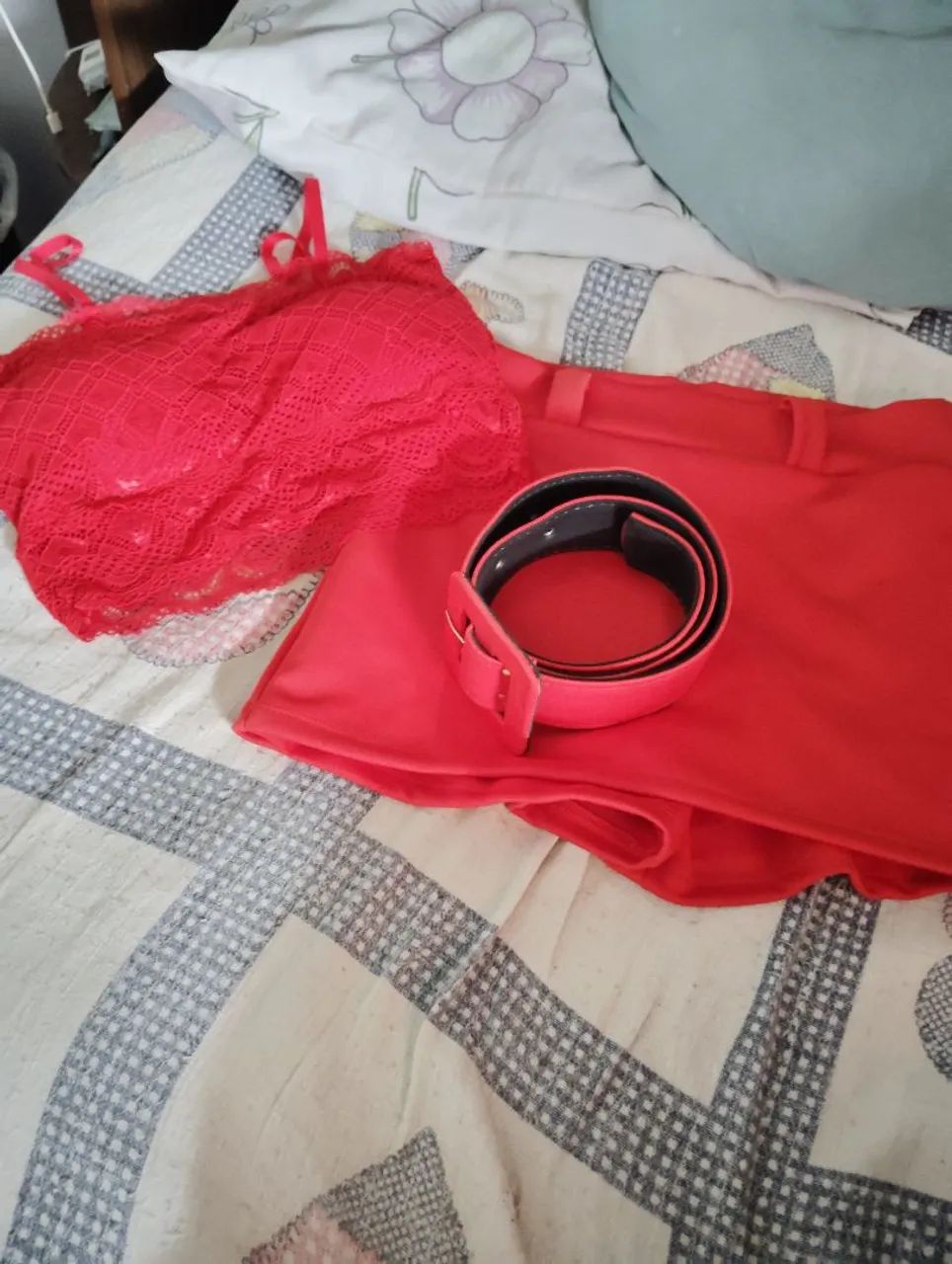 Conjunto cropped e short saia com cinto novo - Foto 2