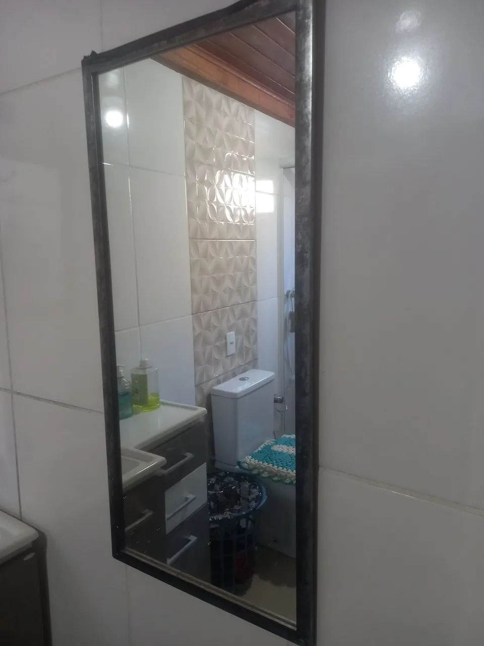 Espelho vintage de moldura de madeira - Foto 3